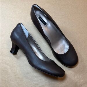 ARRAY Dark Brown Heels - Women’s Leather Shoes - US Size 10 M - EUC